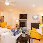 2 Bedroom Unit W Elevator & In-Unit Laundry