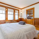152 Quite & Bright & Spacious Apt In Brighton