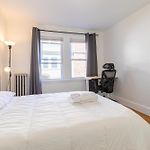 152 Quite & Bright & Spacious Apt In Brighton