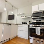 Spacious City Retreat, 3Br