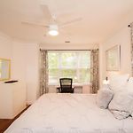 Stylish 2Br W Full Kitchen, Laundry & Cen Air