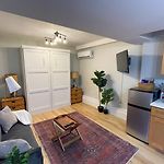 Renovated Studio, Near Hospitals, Mbta