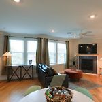Upscale South End Apt Walk To Northeastern