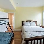 Vibrant 4Br Boston Apt - Balcony, Bathtub, Tv Near I-95 & Pet Friendly 903