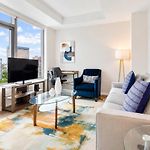 Bright Apt Downtown Seaport
