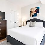 Bright Apt Downtown Seaport