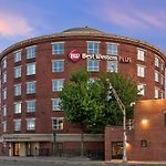 Roundhouse Suites