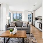 Full Private Apt Downtown Seaport