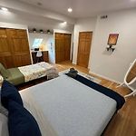-No16- Extra Spacious Room In A House - 10 Min To Green Line T Station & Boston College - Centrally Located At Brighton Boston