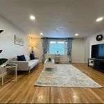 -No17- Comfy Private Room In A House - Walking Distance To Boston College And Green Line T Station - Centrally Located At Brighton Boston