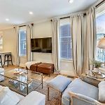 Cozy Boston Condo Near T