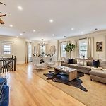 Spacious New Renovation Near T