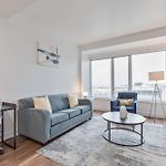 Modern Apt Heart Of Seaport