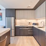 Seaport Retreat - Rooftop Pool & Gym