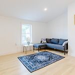 154R Newley Renovated Sunny Spacious Quite Apartment In Brighton