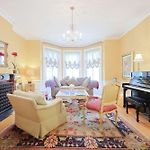 Boston Brownstone Stay, Includes Parking