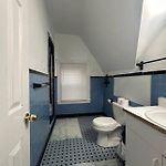 -No70- Fancy Room In A House - Walking Distance To Green Line T Station - Centrally Located At Brighton Boston