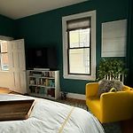 Charlestown Apartment With Private Patio