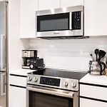 Bright Seaport Apt Walk To Waterfront Dining