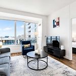 Chic Waterfront Apartment In Boston