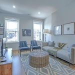 Back Bay Gem 1Br On Newbury Street