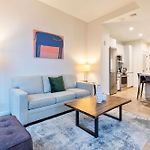 Modern Apt In Seaport With Gym
