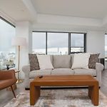 Cozy 2Br Near Harvard With Gym Golf & Work Space