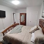 Stylish 3Br King Bed Ideal For Professionals