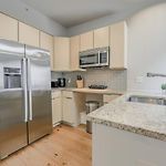 Airy And Bright 1Br Newbury St