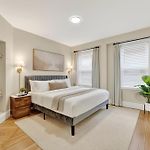 Spacious 5 Bedroom Boston Home Near Train & Parking