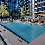 Lux Apt With Pool