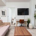 Central King 1Br Near Harvard Gym Washer Dryer Parking