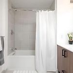 Central Boston 2Br Retreat Near Harvard & Transit