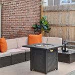 Spacious 5 Bedroom Boston Home Near Train & Parking