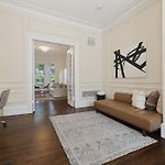 Elegant Back Bay Stay On Hereford Street