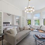 New! Back Bay, Green Line, Newbury St & Hynes