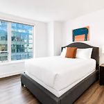 Spacious Apt In Seaport