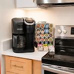 Modern Studio Near Logan With Private Entrance