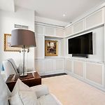 Apartment Spacious Living View