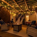 2 Full Kitchens, Near Airport, Yard & Fire Pit
