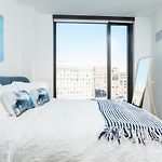 Back-Bay Central Condo W Roof Top Gym & Parking