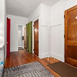 Boston Room By Cleveland Circle & Bc
