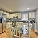 Holiday home Renovated Apt - Walk To Downtown Transit! Boston