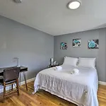 Renovated Apt - Walk To Downtown Transit! *
