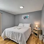 Renovated Apt - Walk To Downtown Transit!