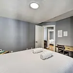 Holiday home Renovated Apt - Walk To Downtown Transit! *