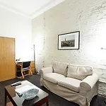 Studio Ready 4 Students & Traveling Professionals! 310