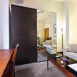 Studio Ready 4 Students & Traveling Professionals! 310 Apartment