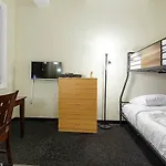 Studio Ready 4 Students & Traveling Professionals! 310 Apartment *