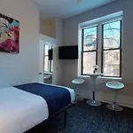 Charming Studio In Boston Brownstone, C. Ave #33